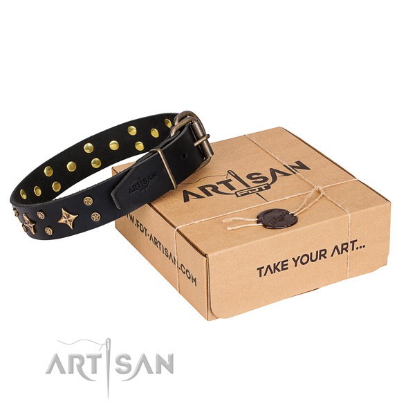 Embellished leather dog collar for comfortable wearing